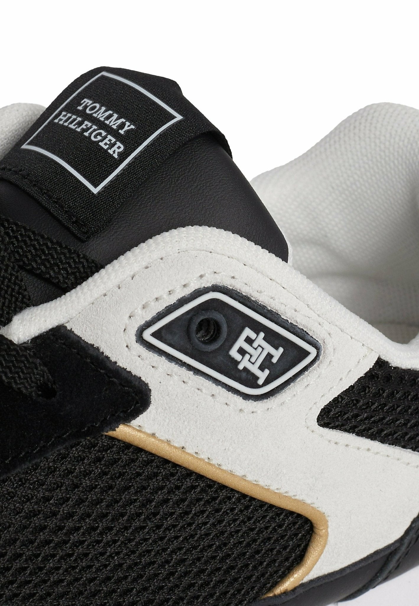 TOMMY HILFIGER ESSENTIAL ELEVATED RUNNER - Footcourt Egypt