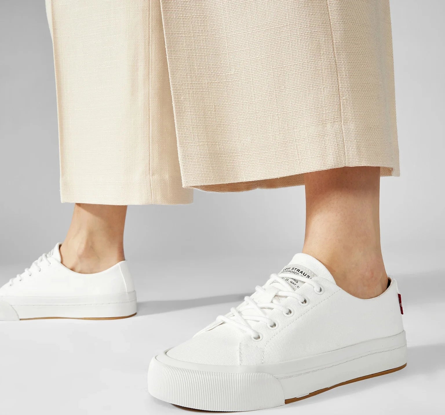 Levis SUMMIT LOW S - Footcourt Egypt
