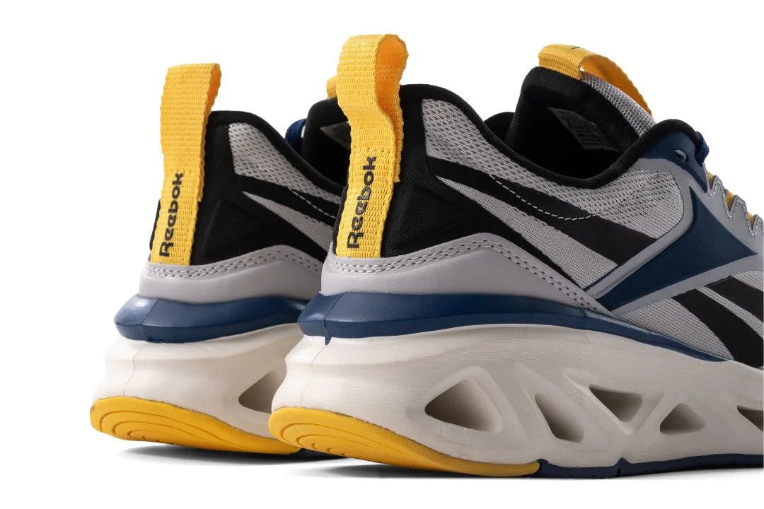 Reebok Zig Dynamica 5 Trainers Men - Footcourt Egypt