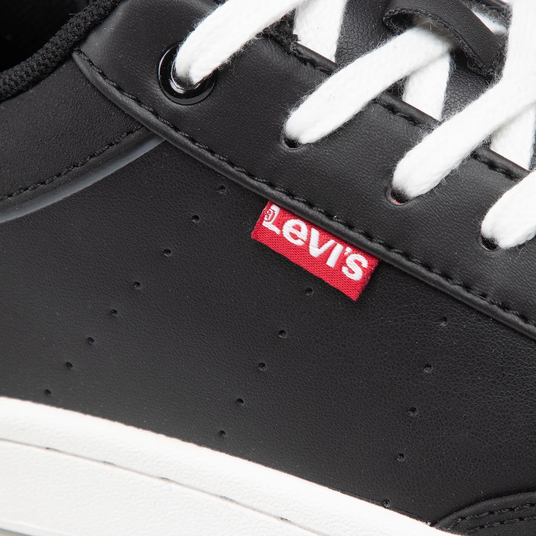 Levi's Caples 2.0 - Footcourt Egypt