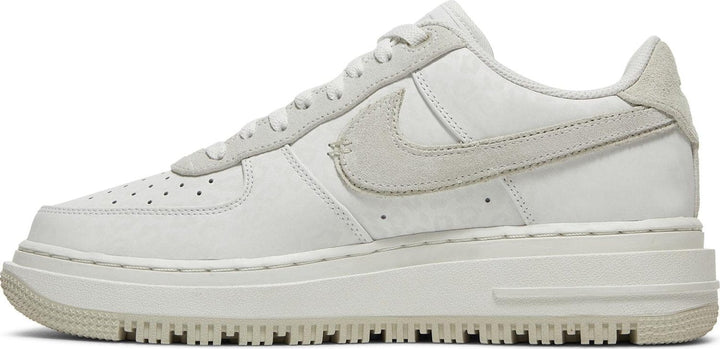 Nike Air Force 1 Luxe - Nike